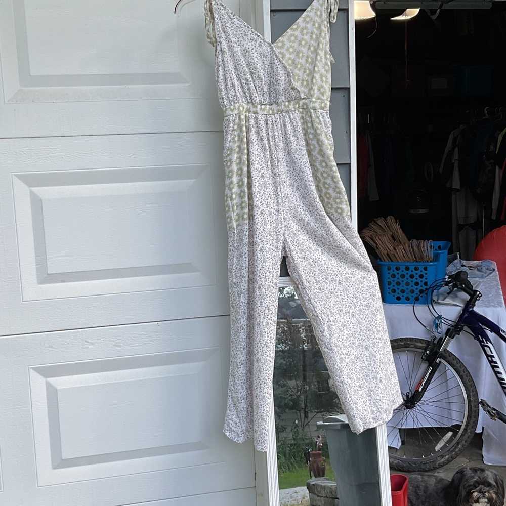 American Eagle Outfitters Green and White Jumpsuit